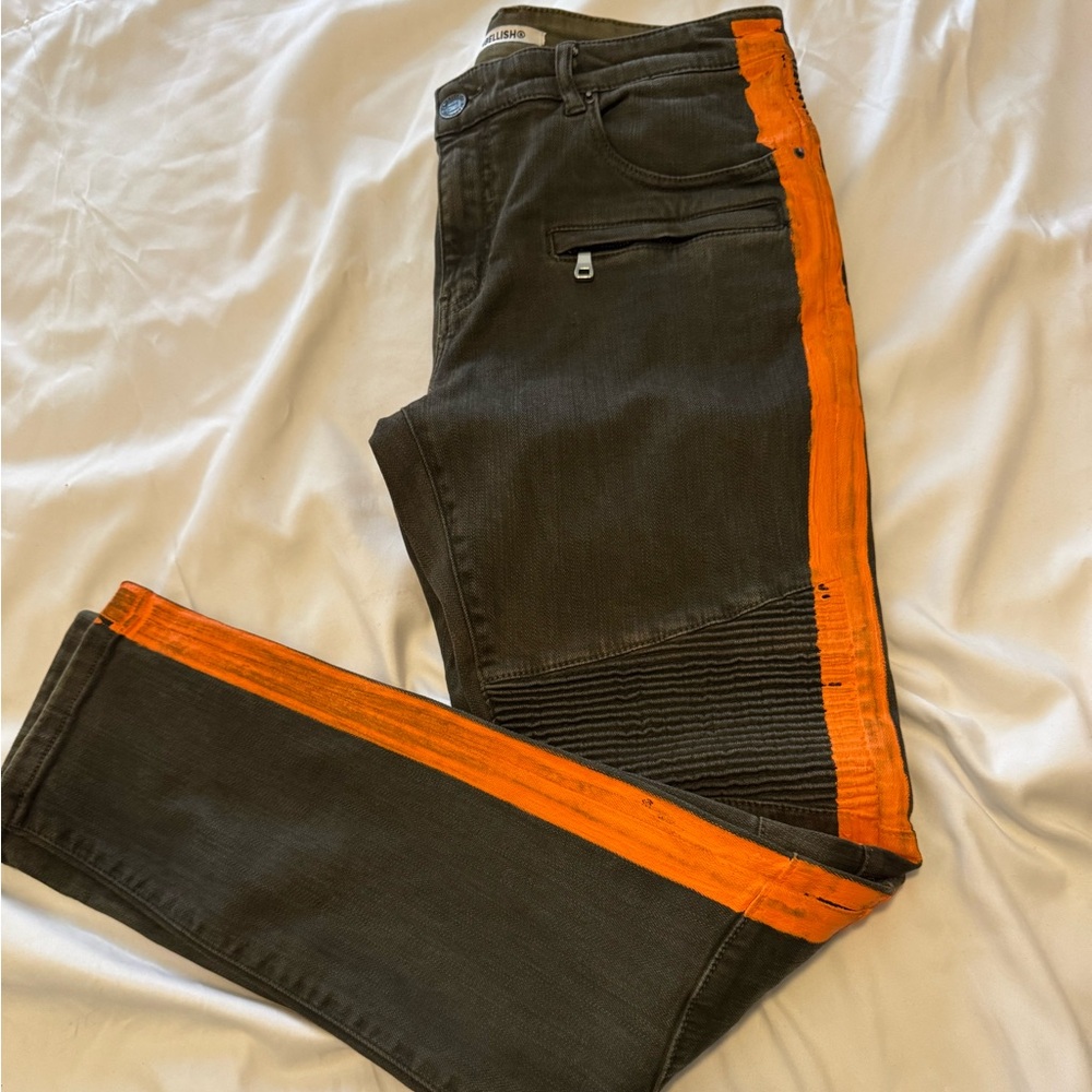 Size 32 embellish jeans, relaxed fit